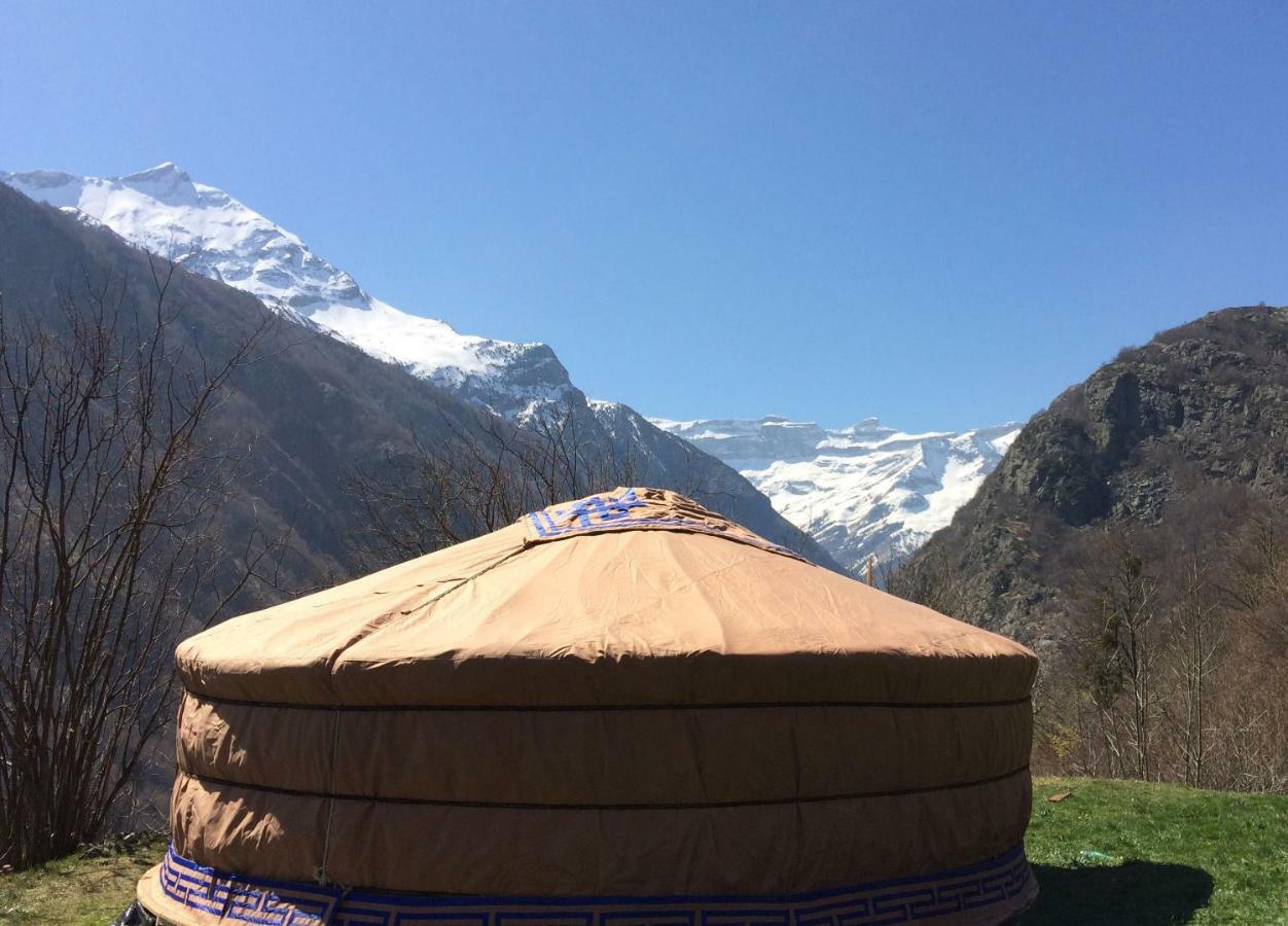 Yourtes Mongoles Gavarnie Gèdre المظهر الخارجي الصورة