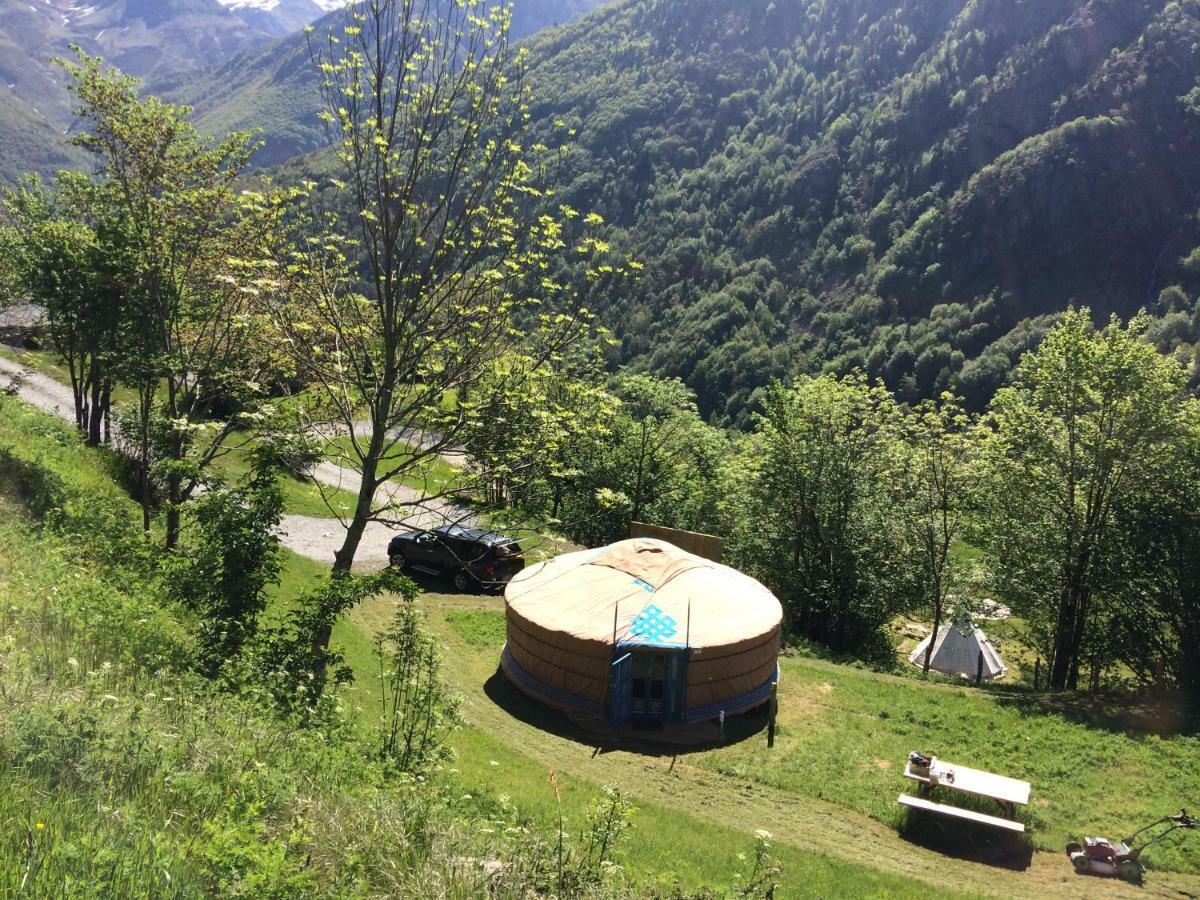 Yourtes Mongoles Gavarnie Gèdre المظهر الخارجي الصورة