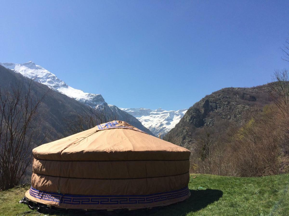 Yourtes Mongoles Gavarnie Gèdre المظهر الخارجي الصورة