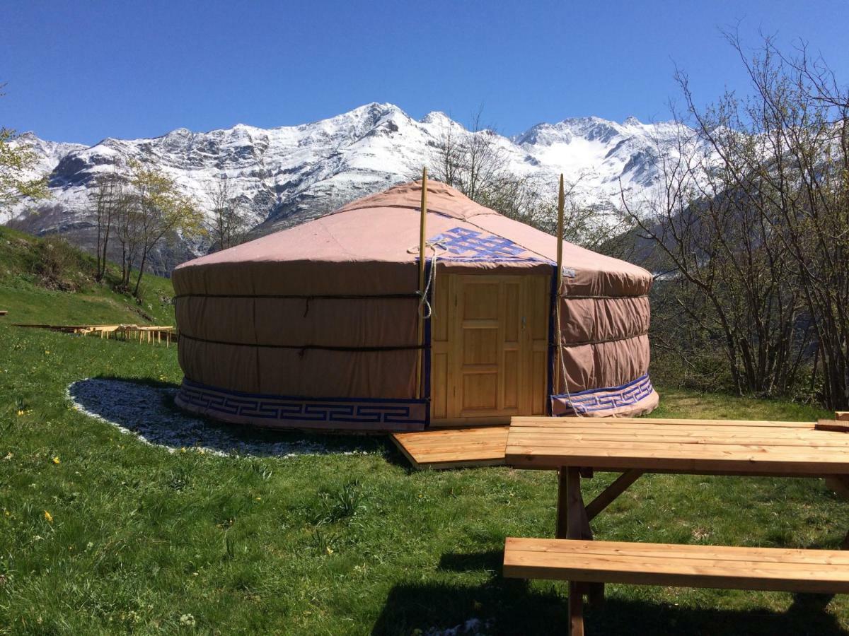 Yourtes Mongoles Gavarnie Gèdre المظهر الخارجي الصورة
